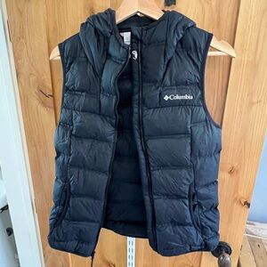 Columbia Women's Dark Puffer Vest